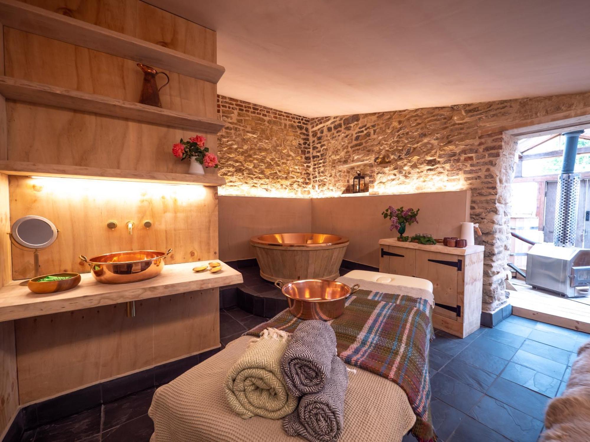 Large Country Cottage, Sleeps 8 - Spa Facilities, Garden Bar, Catering Services, Free Parking, Nature Reserve, Hen Parties Scunthorpe Esterno foto