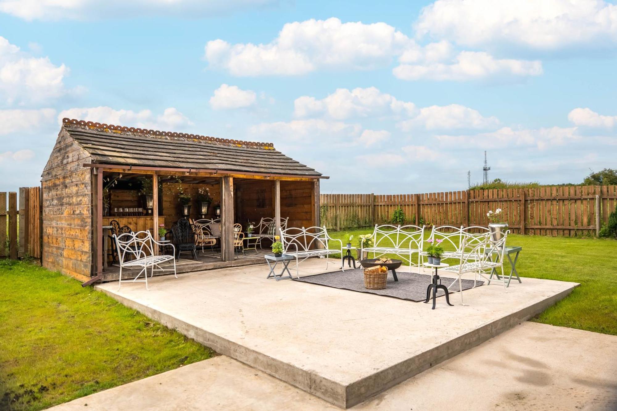 Large Country Cottage, Sleeps 8 - Spa Facilities, Garden Bar, Catering Services, Free Parking, Nature Reserve, Hen Parties Scunthorpe Esterno foto